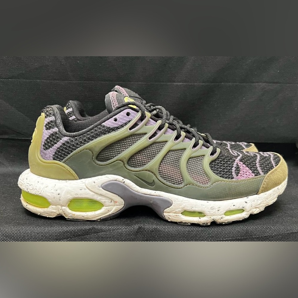 Men's Olive Green and Black Mesh Athletic Sneakers